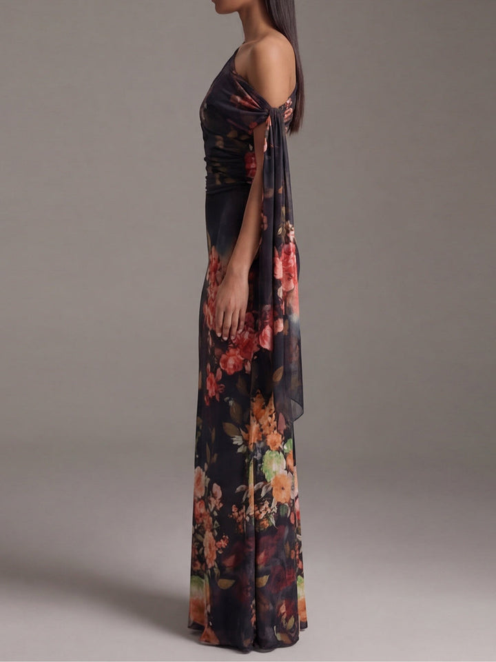 Zwarte geplooide chiffon maxi-jurk met één schouder en print