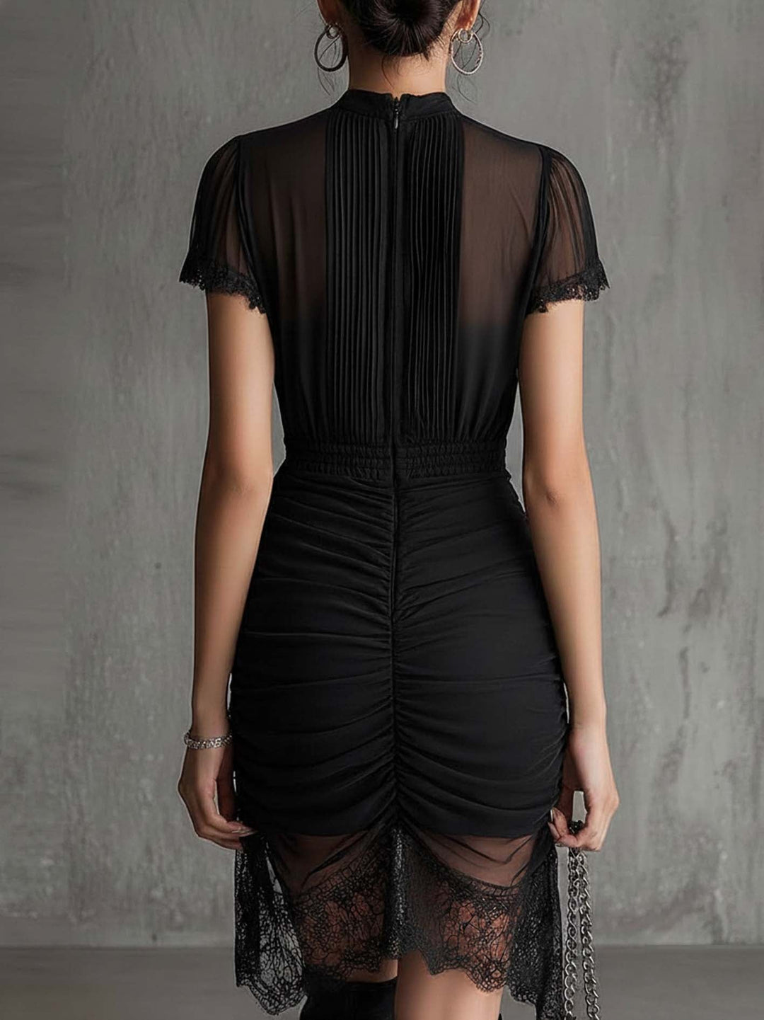 Zwarte chiffon geplooide taille mini-jurk met kant