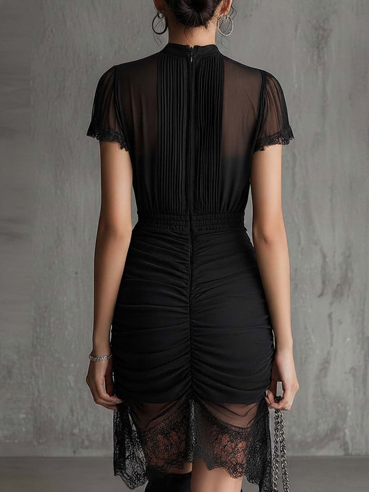 Zwarte chiffon geplooide taille mini-jurk met kant